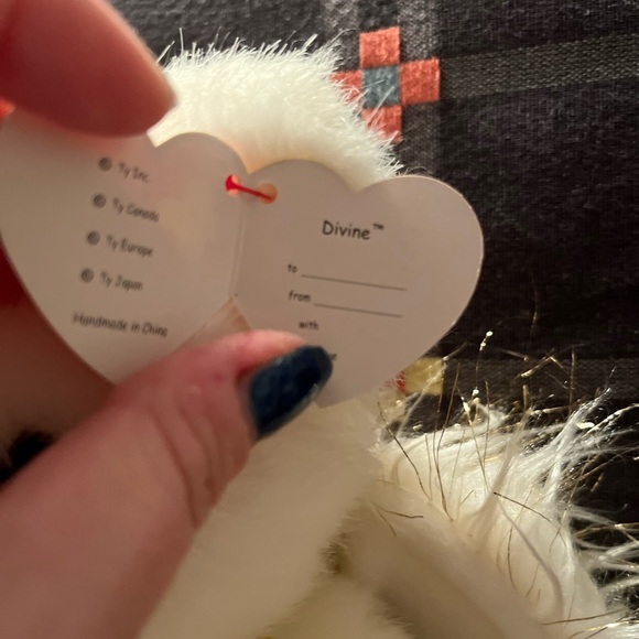 Divine - Beanie Buddy - Picture 3 of 5